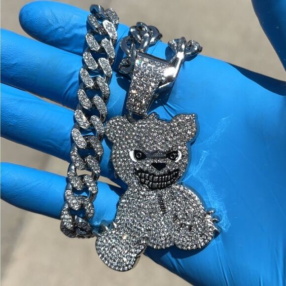 Iced Out Cuban link Chain Bear Pendant - Picture 1 of 2